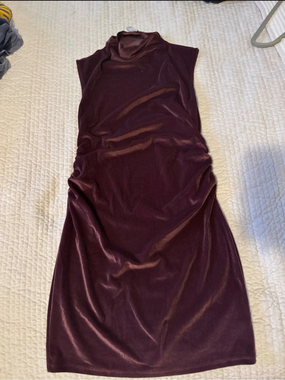 a new day Sleeveless Mock Neck Velvet Mini Dress in Burgundy